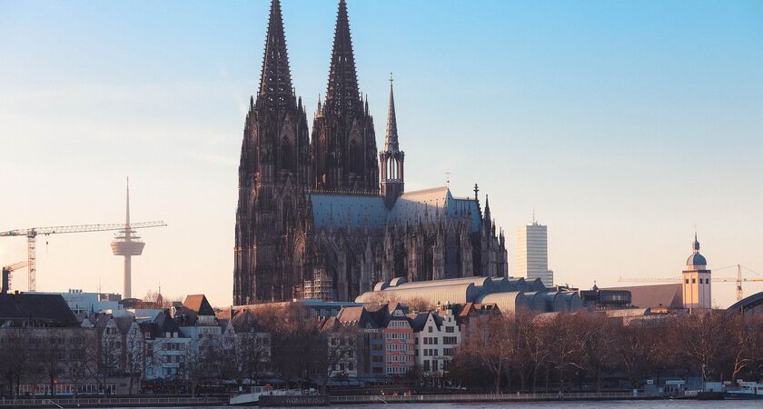 Antalya Çıkışlı Bayram ve Ara Tatile Özel Ekspres Benelüks & Almanya & Fransa Turu