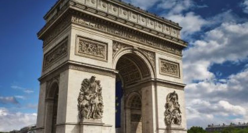 İzmir`den Direkt Uçuş İle Noel Pazarları Eşliğinde  Paris & Reims Turu