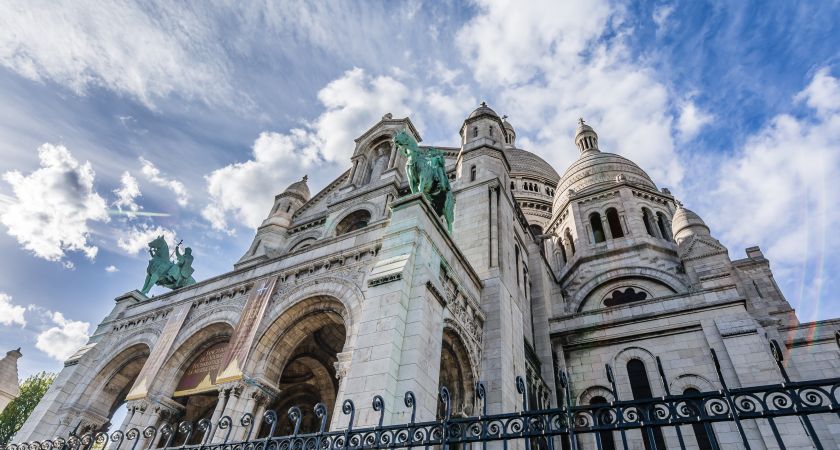 İzmir`den Direkt Uçuş İle Noel Pazarları Eşliğinde  Paris & Reims Turu